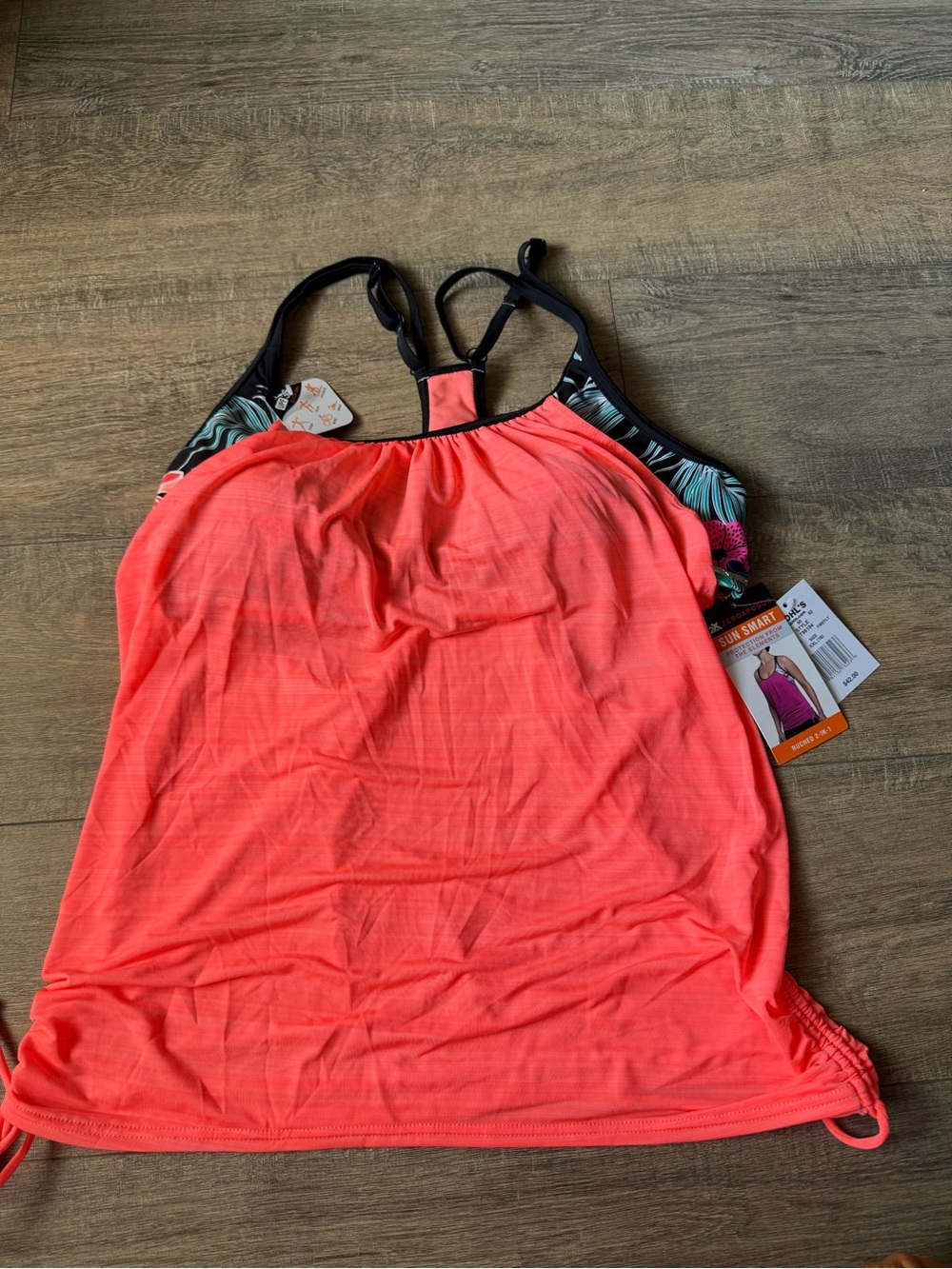New Women’s zeroxposur athletic swim top XXL 16